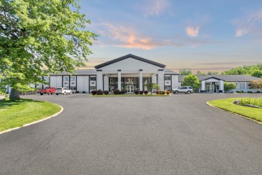 Econolodge exterior v2